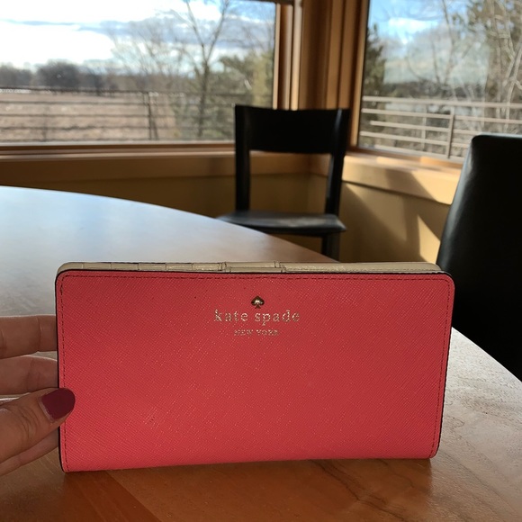 Kate Spade Cedar Street Coral Wallet - Picture 2 of 5
